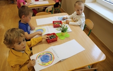 Dzieci projektują odznakę Grebocickiej Akcji Zwalczania Smogu (2) (Copy) (1280x853)