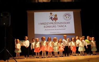 taniec grupa Pszcz&oacute;łki 3