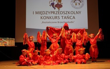 taniec grupa Krasnoludki 3