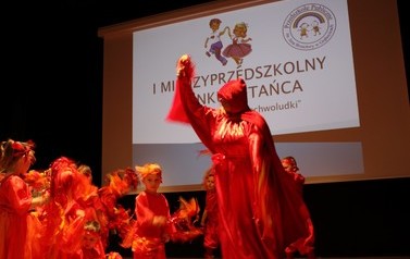 taniec grupa Krasnoludki 2