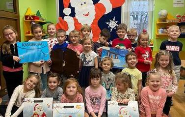Prezenty od Mikołaja zdjęcie grupowe (11)