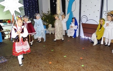 Wielka dziś radość na ziemi i w niebie- jasełkaaa