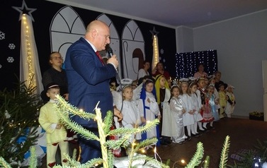 Wielka dziś radość na ziemi i w niebie- jasełka Rzeczyca....