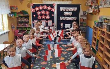 Święta Majowe w oddziałach Pszcz&oacute;łek i Mr&oacute;wek (4)