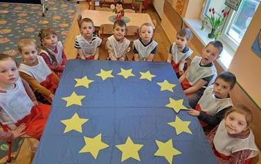 Biedronki układają flagę UE