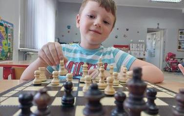 Zabawa przez szachy (14)