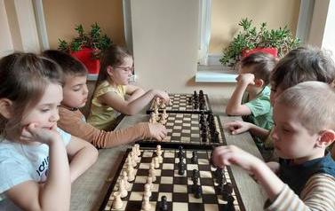 Zabawa przez szachy (6)