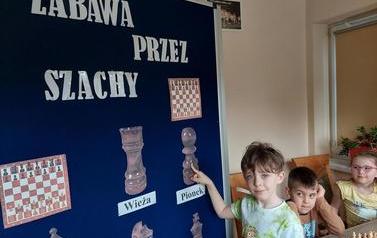 Zabawa przez szachy (4)