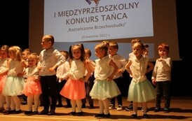taniec grupa Pszcz&oacute;łki 1