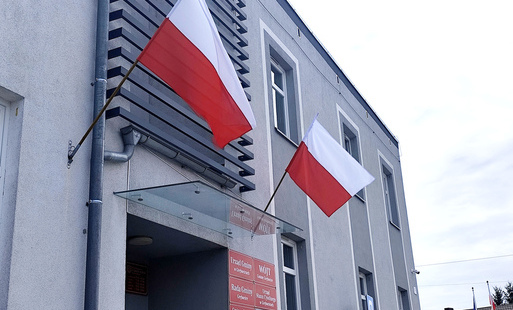 Zdjęcie do Biało-Czerwona w każdym oknie! Śpiewajmy i świętujmy Dzień Flagi w Gminie Grębocice