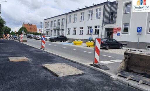 Zdjęcie do Trwa remont chodnik&oacute;w przy ul. Głogowskiej w Grębocicach
