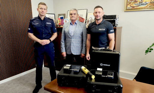 Zdjęcie do Nowy sprzęt dla Policji. Gmina Grębocice wspiera bezpieczeństwo mieszkańc&oacute;w