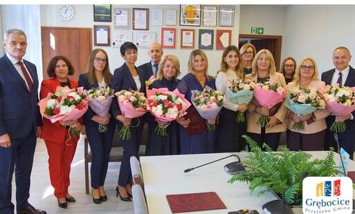 Zdjęcie do Podziękowania za pracę, kt&oacute;ra kształtuje przyszłość. Nagrody W&oacute;jta dla pedagog&oacute;w