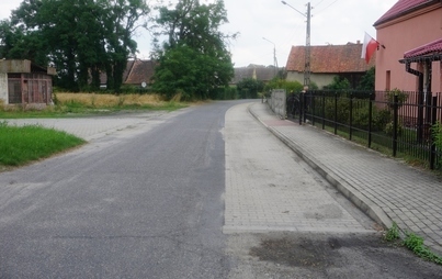 Zdjęcie do Ruszają prace przy budowie chodnika w Proszycach 
